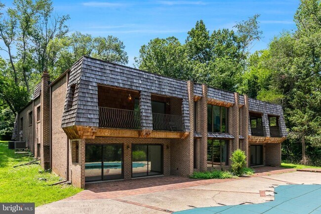 Building Photo - 8823 Brook Rd