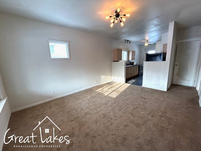 Building Photo - Lovely 3 Bedroom 2 Bathroom now available for rent