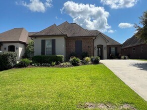 Building Photo - Home for Lease In Graywood Available on 2/...