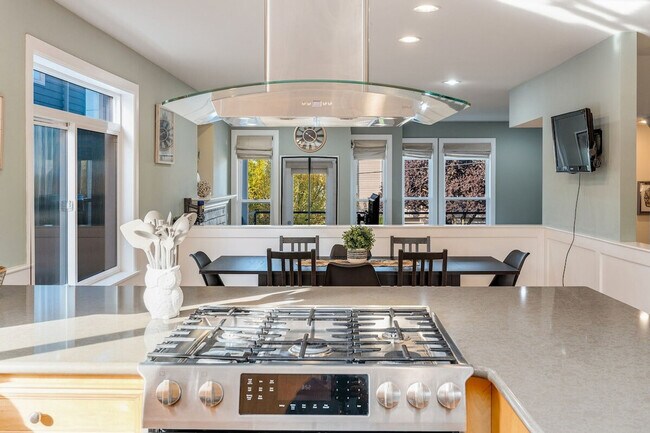 Building Photo - 4224 Francis Ave N