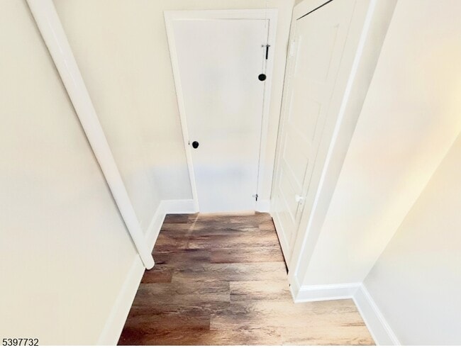 Building Photo - 529 E Blancke St