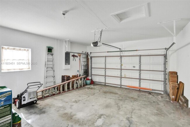 Building Photo - 345 SW 188th Ave