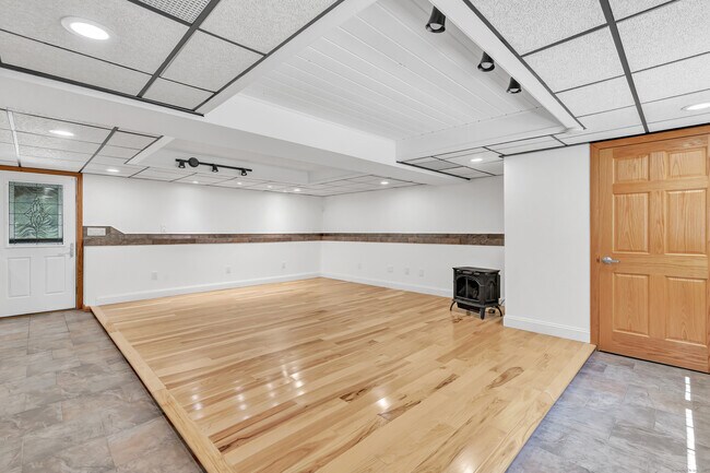 Building Photo - 21 Greenbriar Rd