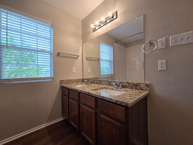 Building Photo - 5302 Lyra Dr
