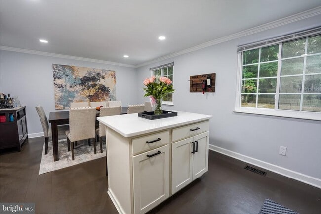 Building Photo - 5326 Larochelle Ct