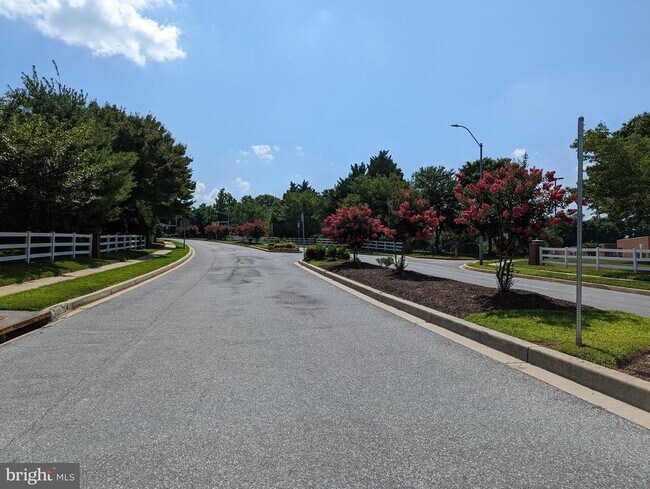 Building Photo - 8710 Stonehouse Dr