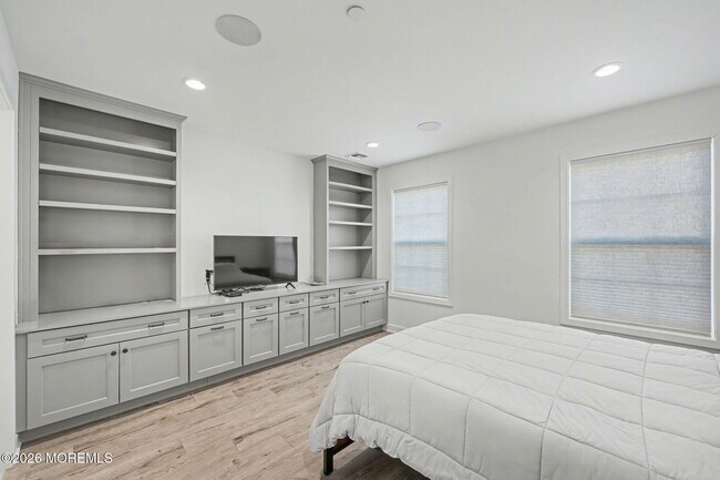 Building Photo - 25 Catherine St