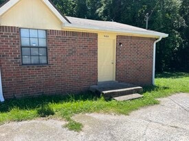 Building Photo - 908 Trailwood Cir