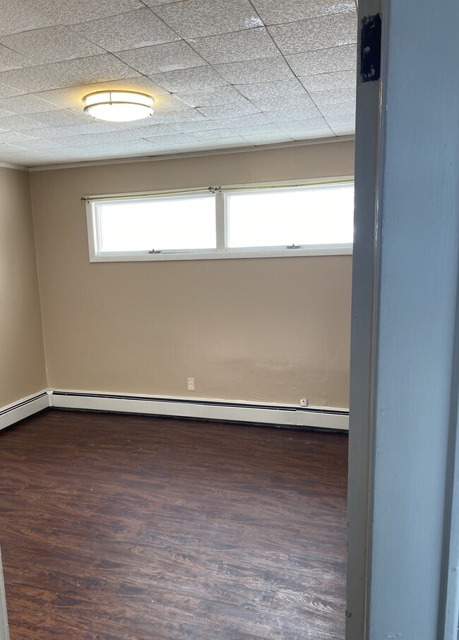 Bedroom - New flooring - large enough for queen bed - 454 Walnut St