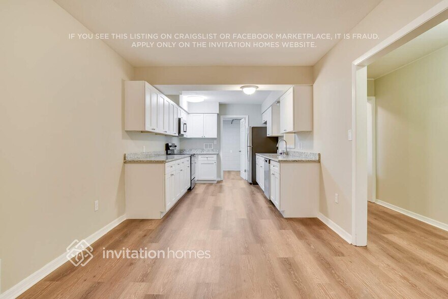 Building Photo - 5915 Westbury Dr