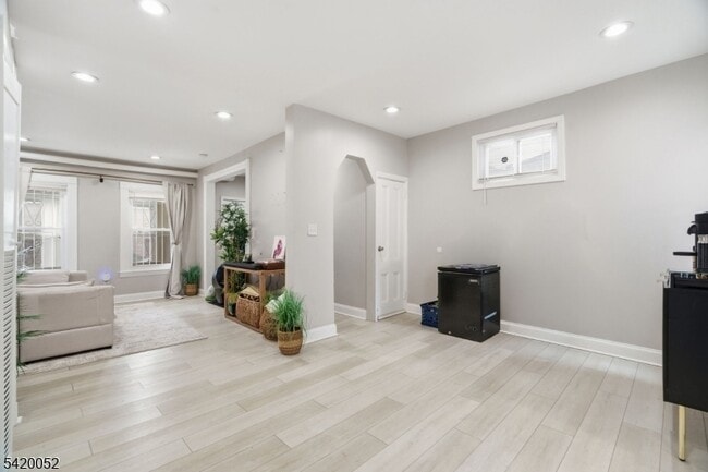 Building Photo - 87 Madison Ave