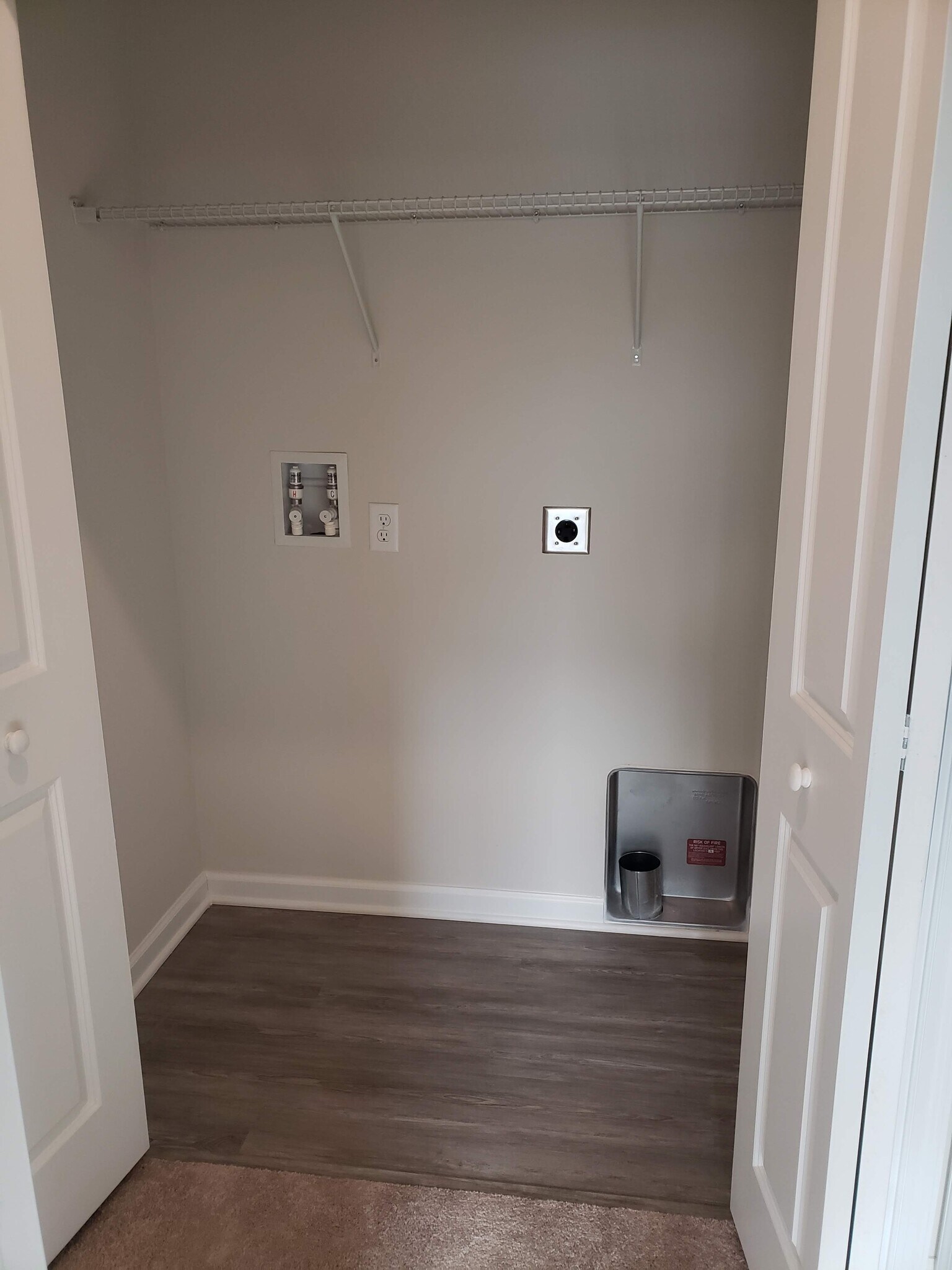 Building Photo - 4025 Johns Ct