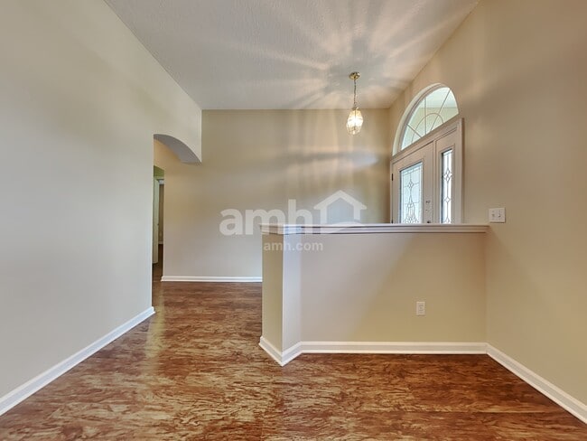 Building Photo - 11753 Donato Dr