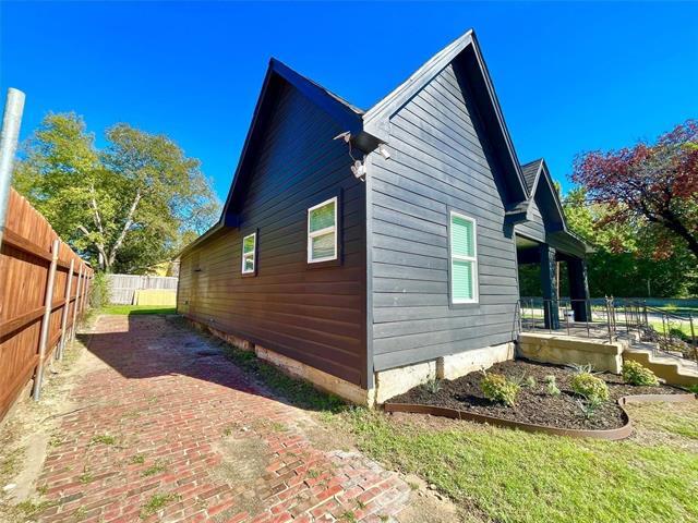 Building Photo - 2825 Meadowbrook Dr