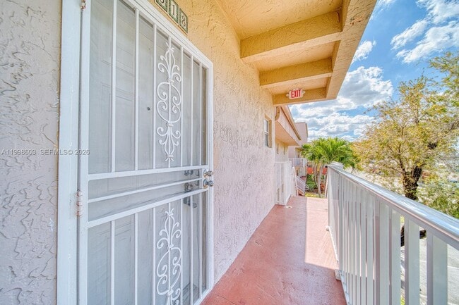 Building Photo - 840 SW 105th Ave