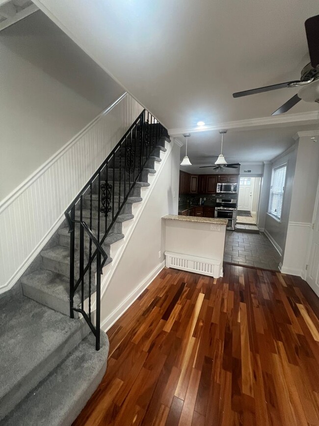 Building Photo - Four bedroom Gem in Port Richmond