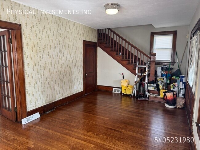 Building Photo - 1729 Moorman Ave NW