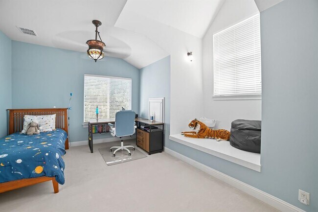 Building Photo - 500 Konstanty Cir