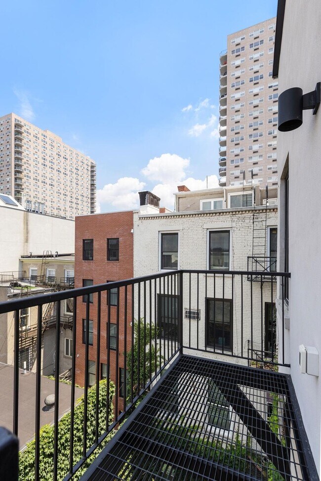 Building Photo - 56 3rd St