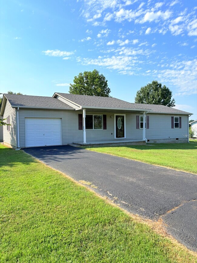 Primary Photo - 101 Crandell Ct