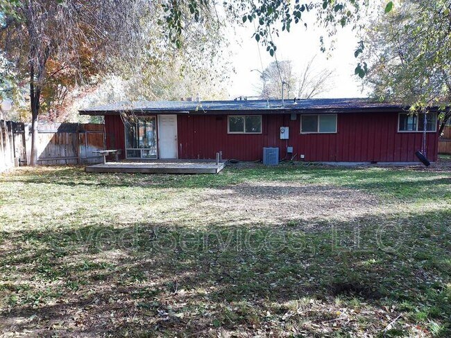 Building Photo - 1919 S Orchard St