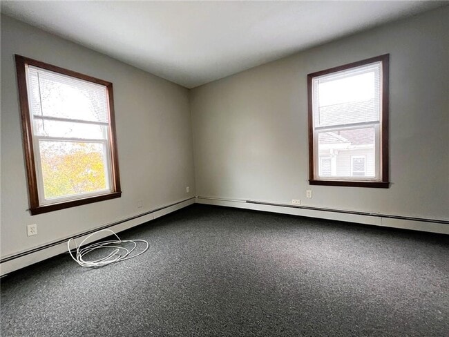 Building Photo - 44 Summit St