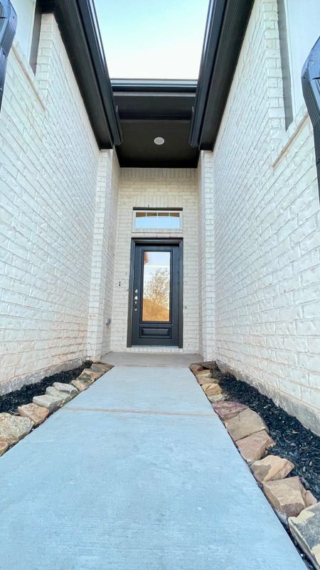 Building Photo - 4516 Bartagrass Dr