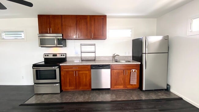 Building Photo - 108 Maluniu Ave