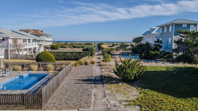 Building Photo - AMAZING WRIGHTSVILLE BEACH OFF-SEASON HOME - Now until End of April 2026