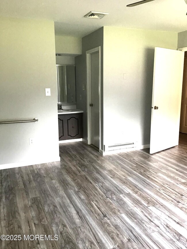 Building Photo - 104 Amberly Dr
