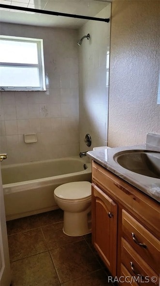 Building Photo - 732 Sinclair Terrace