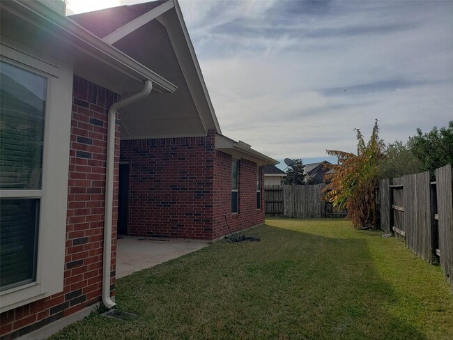 Building Photo - 5402 Valley Country Ln