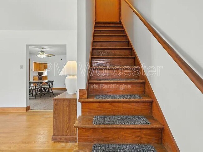 Building Photo - 178 Massasoit Rd