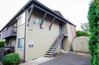 Building Photo - Close-in SE: Garden Level 1 Bdr w/ DW, Private Patio, & Parking!