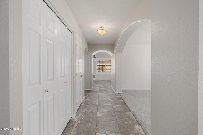 Building Photo - 16809 S 33rd Way