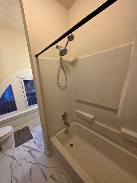 Building Photo - 5487 Hays St