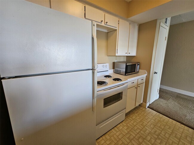 Building Photo - 12600 Melville Dr