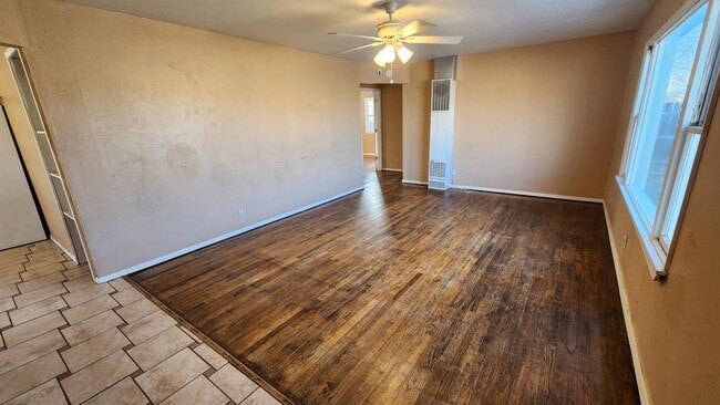 Building Photo - 1012 E Brazos St