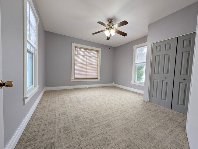 Building Photo - 306 N State St