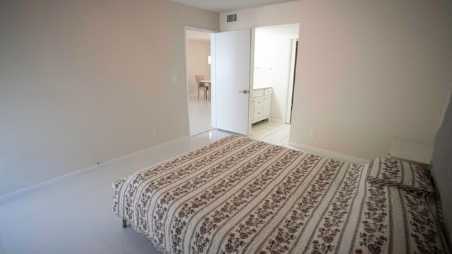 Building Photo - 9110 Fairbanks Ln