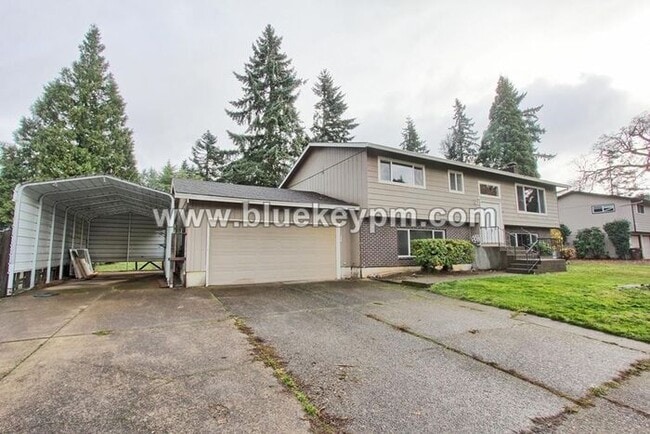 Building Photo - Newly Remodeled 5 Bed, 2 Bath Home with RV/Boat Parking in Oregon City
