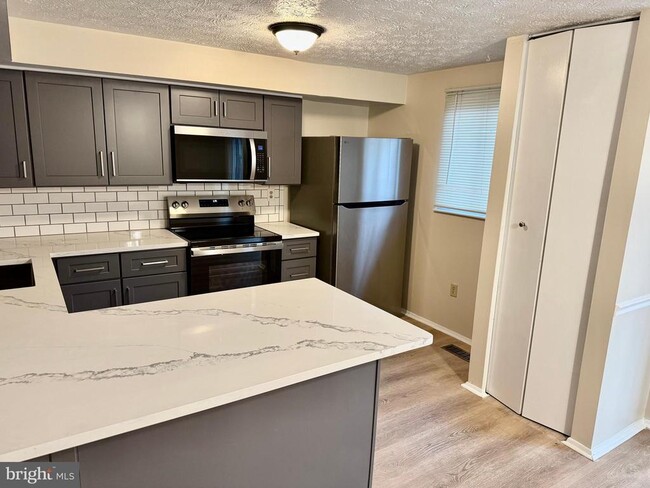 Building Photo - 3723 Castle Terrace