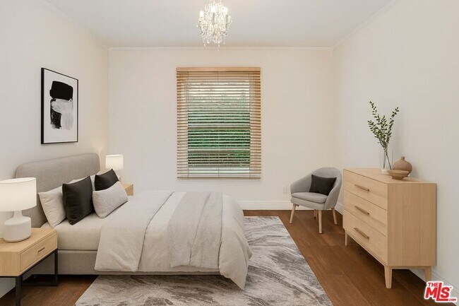 Building Photo - 10517 Holman Ave