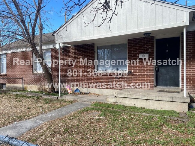 Primary Photo - Check out this 3 Bedroom 1 Bath Fourplex i...