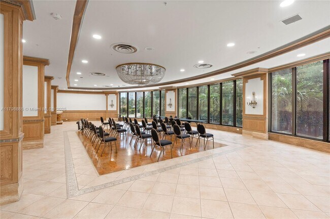 Building Photo - 6039 Collins Ave