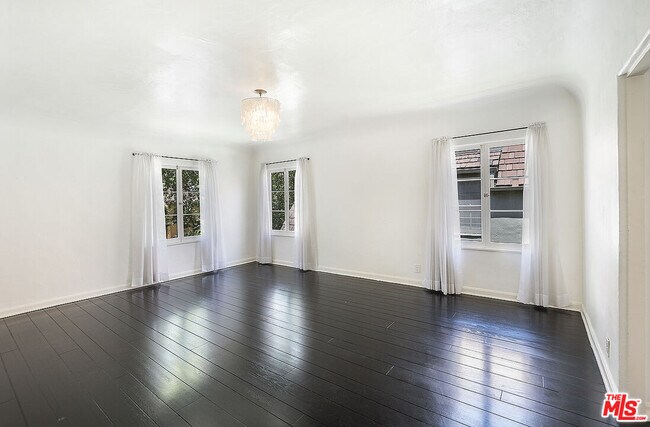 Building Photo - 244 S Mansfield Ave
