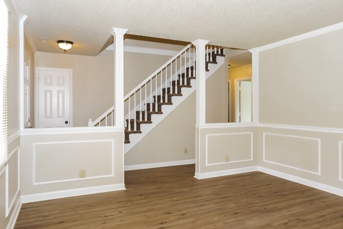 Building Photo - 387 Ita Ann Ln