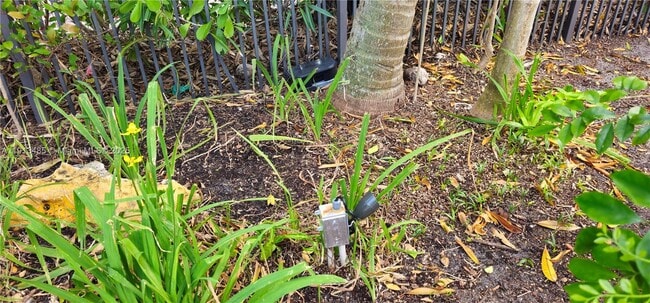 Building Photo - 1700 Bay Dr