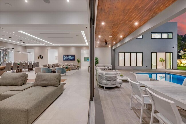 Building Photo - 2110 NE 197th Terrace