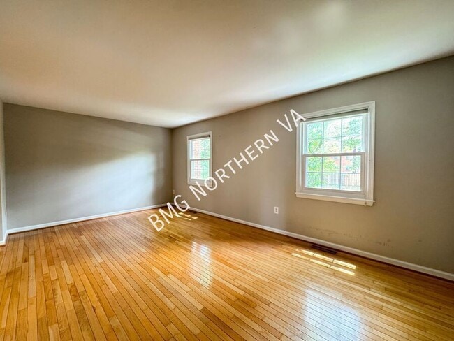 Building Photo - 566 Windover Ave NW